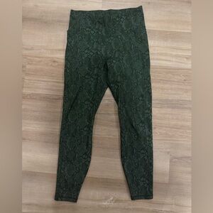 All in Motion Green Patterned Leggings with Pockets size Large